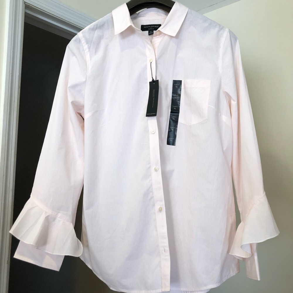 Banana Republic - Ruffled Top